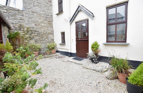 St Just Cottage | Swallow's Nest - cosy miner's cottage in the heart of St Just, dog friendly