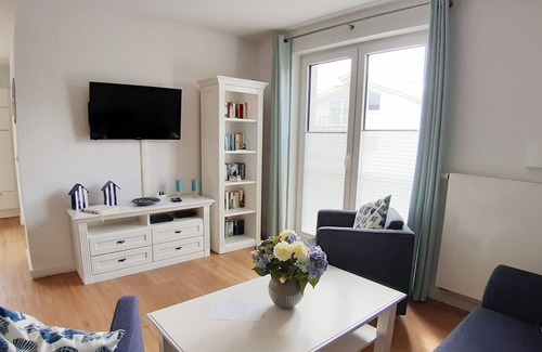 Juliusruh Apartment | Swallow's Nest - Swallow's Nest - on the Baltic Sea beach!