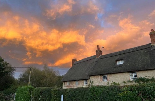 Kidlington House | Swan Cottage, 2-Bedroom, Canal View, Parking, Wifi, Oxford