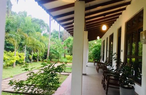 Habarana House | Swan Lake Habarana