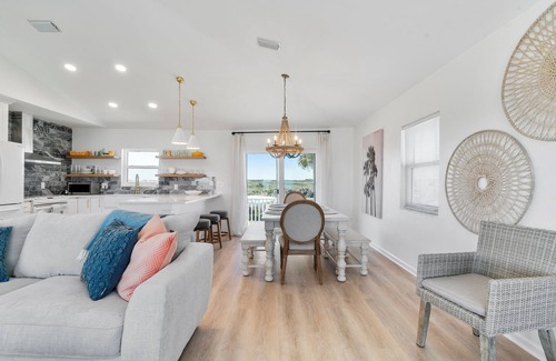 Vilano Beach House | "Swan Ocean" Beach House on Vilano Beach