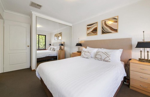 Applecross Apartment | Swan River Apartment