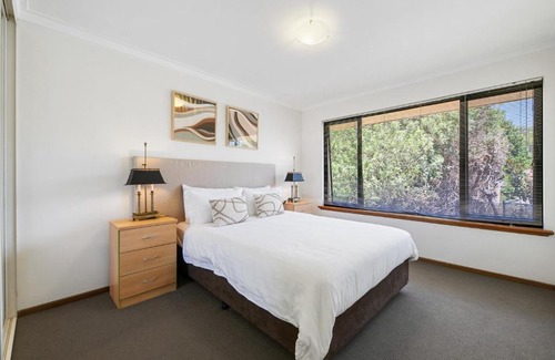 Applecross Apartment | Swan River Apartment