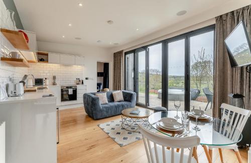 Lewes Resort | Swanborough Lakes Luxury Lodges