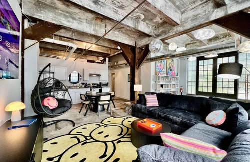 Otterbien Home Apartment | Swanky, Funky, Groovy, loft space Cincinnati, Ohio