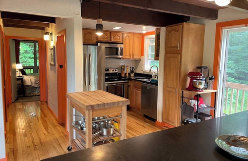 Bolton Valley House | Swanky Slope-Side Chalet 30 min from Burlington - Ski & Bike out the Front Door