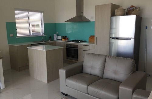 Swansea House | Swansea Lakeside Sunsets are two villas, on the shores of Lake Macquarie