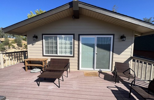 Oak Shores House | Sweeping Lake View, newly remodeled home and pet friendly!