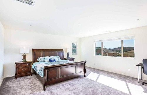 Jurupa Valley House | Sweeping Views on June Mountain Wy