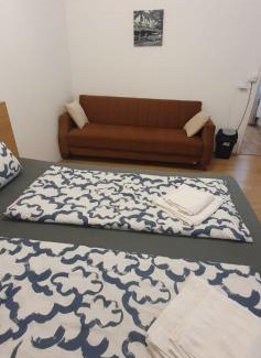 Simmering Apartment | Sweet 2BR Shared Apt next to Enkplatz U3