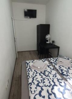 Simmering Apartment | Sweet 5BR shared Apt next to Enkplatz U3