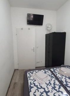 Simmering Apartment | Sweet 5BR shared Apt next to Enkplatz U3