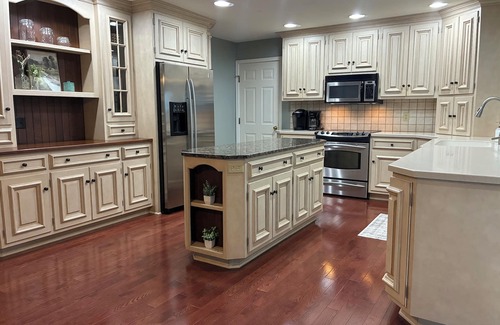 Annville House | Sweet Adventure of Hershey! Private Oversized Pool. 3000 sq ft house. Sleeps 13.