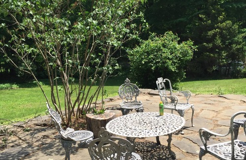 Cornwall Bridge House | Sweet Beehive Cottage/Berkshire foothills. MONTHLY RENTAL/minimum 20 days