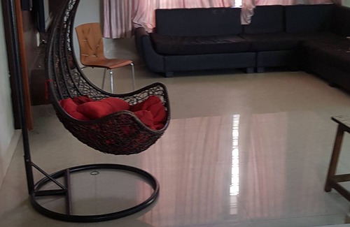 Nashik House | Sweet bunglow at the centre of the city