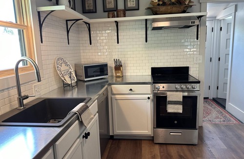 River West Cottage | Sweet craftsman bungalow in the heart of Bend