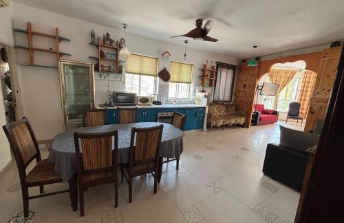 Ein Karem Bed & Breakfast | Sweet ‘En Kerem View