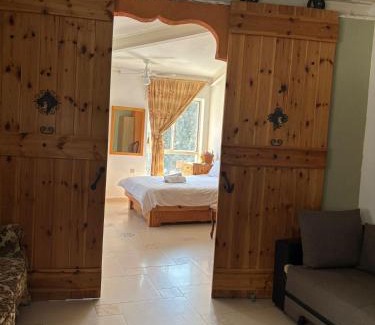 Ein Karem Bed & Breakfast | Sweet ‘En Kerem View