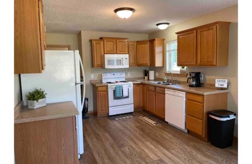 Crosby Apartment | Sweet Escape, next to C-I bike/snowmobile trail.