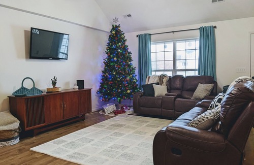 Spring Hill House | Sweet Family Home, comfy and casual :)