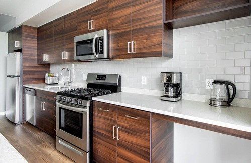 Civic Center Apartment | Sweet Hayes Valley 1BR w/Pool, Spa, Gym, Sports & A/C, by Blueground