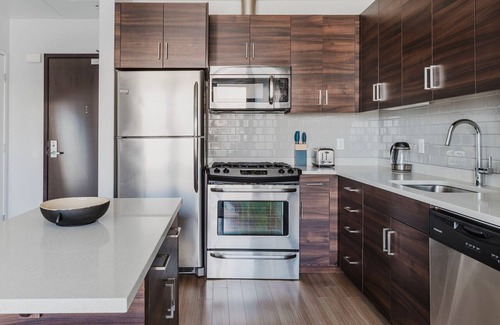 Civic Center Apartment | Sweet Hayes Valley 1BR w/Spa, Pool, & Fitness Center
