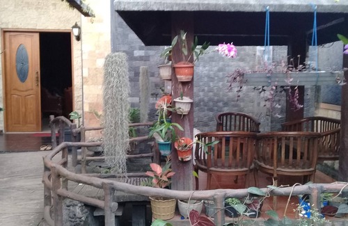 Kepanjen House | Sweet home with Kepanjen views, situated in a convenient, friendly neighborhood.