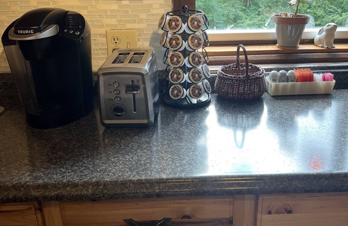 Laurelville Cottage | Sweet Nell’s Cozy Cottage with hot tub in the heart of Hocking Hills.