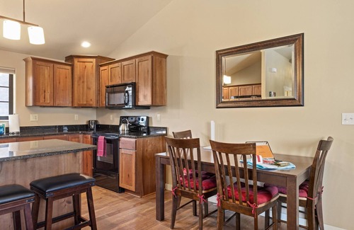 Red Lodge House | Sweet Pea -Suite in Brewery/Cannery Historic District of the north end of town!