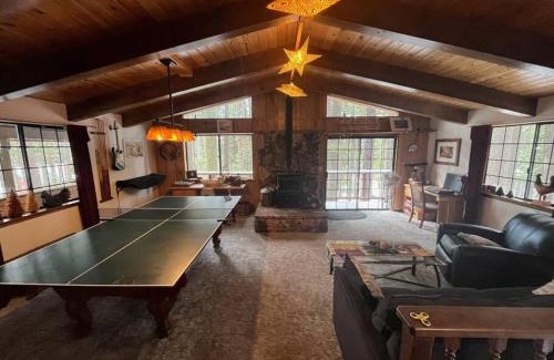 Arnold House | Sweet Retreat: Theater, Pool/Ping-Pong, Quiet!