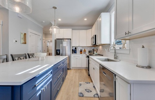 Wilmington Beach House | Sweet Serendipity - Close to beach, Greenway, and popular restaurants and bars.