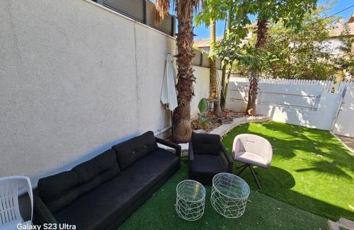Kiryat Yam Apartment | Sweet suite