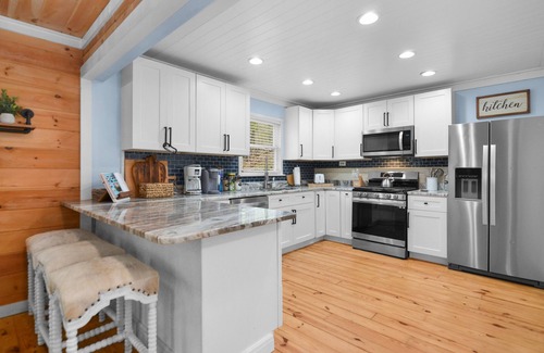 Ellijay House | Sweet Tea Retreat up on the hill in Cossawattee River Resort Ellijay