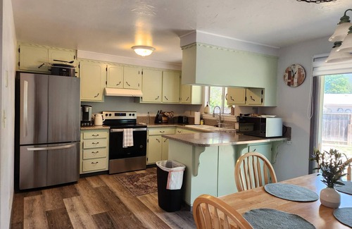 Grants Pass House | Sweet Valley Home in Heart of Grants Pass