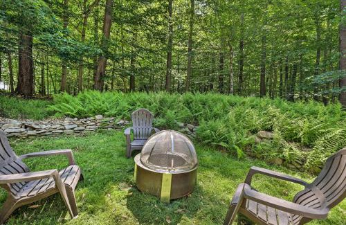 Gouldsboro House | Sweetfern Gouldsboro Cabin Deck and Lake Access