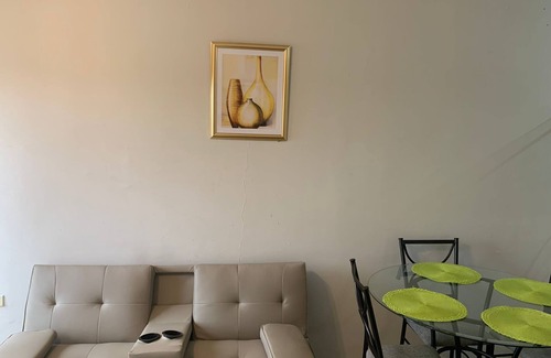 West Gate Hills House | Swift room