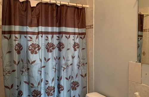 West Gate Hills House | Swift room