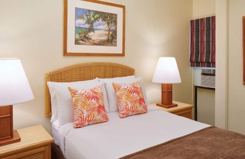 Nawiliwili Apartment | Swim, Dip, or Dive Into Our Heated Pool! 2 Relaxing Rooms, Close to Beach