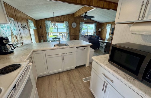 Warsaw House | Swim, fish, have fun at the sandbar & cruise the lake! Sleeps 8!