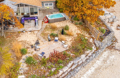 Fort Erie Cottage | Swim Spa cottage on a Private Beach
