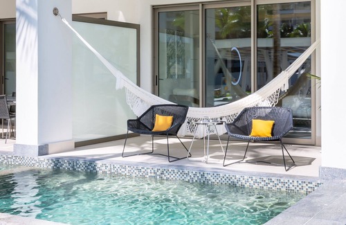 Puerto Juarez Resort | ✩ Swim-Up ✩ Coastal Suite ✩ 588 sqft ✩ Near Airport & Downtown Cancun ✩