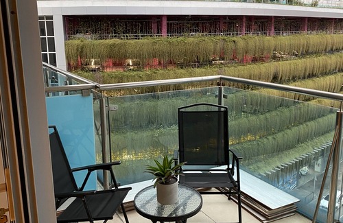 Gibraltar Apartment | Swimming pool apt facing the Rock of Gibraltar