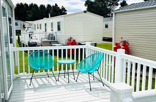 Prestonpans House | swimming pool, entertainment complex, and children's play areas.