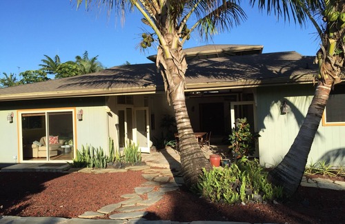 Keaau House | Swimming Pool, Observation Deck, and Palm Trees
