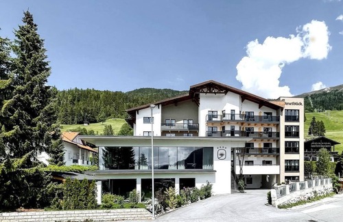 Jerzens House | Swiss stone pine suite barrier-free with half board - Hotel Venetblick GmbH