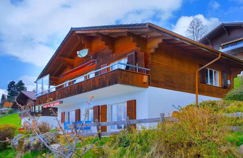 Aeschlen ob Gunten Apartment | SwissHut Stunning Views Alps Lake - Apart. Lena Up