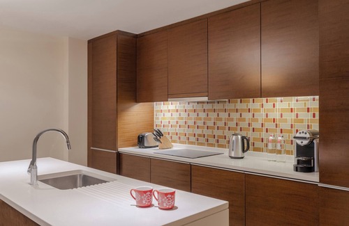 Al Muraqqabat Apartment | Swissotel Living Al Ghurair