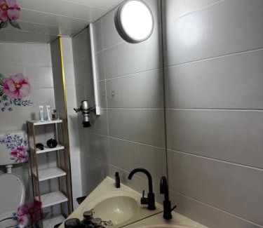 Ashdod Apartment | Swita Nir - Hot tub, Beach & Barbeque