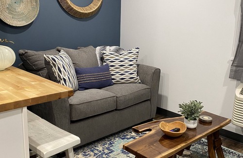 Lewistown Apartment | Sycamore Acres 303 Beachy vibes suite with full kitchen and living room