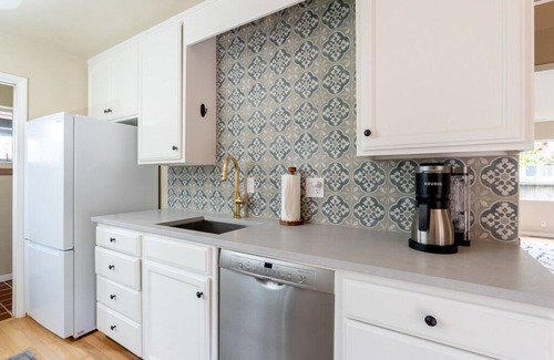 Hatton Fields House | Sycamore Place - Carmel House - Beach, Shops, Restaurants, Big Sur (plus pool table and hot tub!)